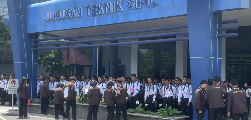 410 Maba Teknik Sipil Polinema Mengikuti PKKMB