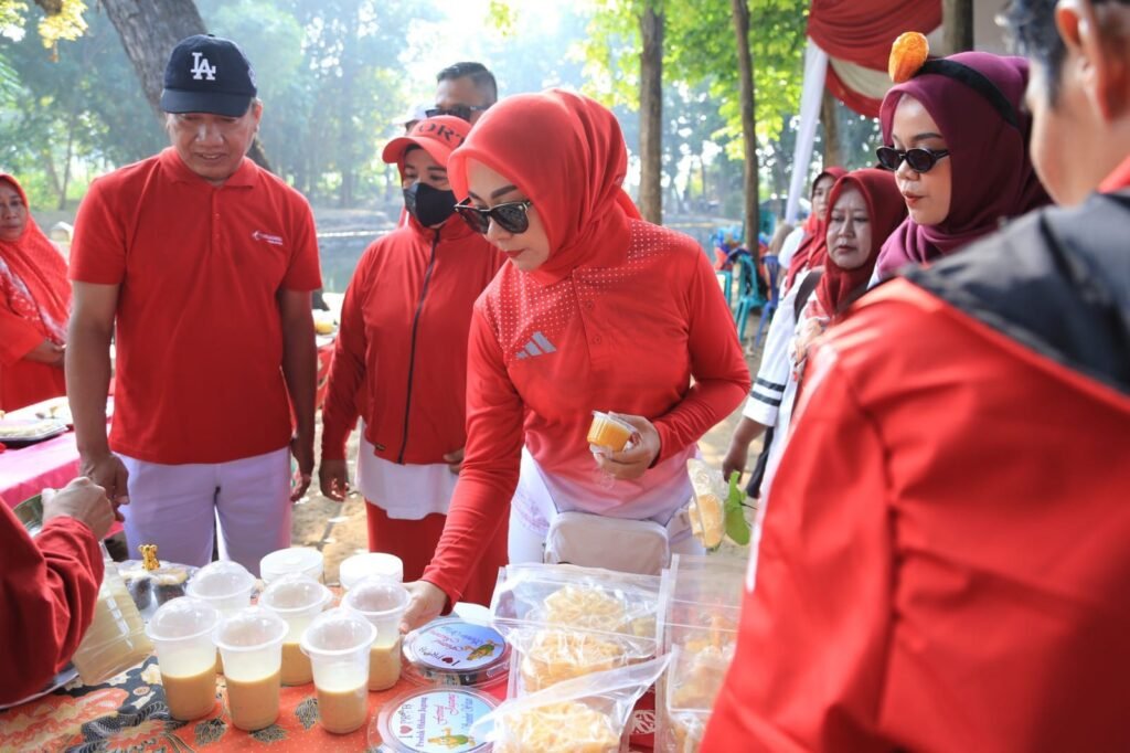 Suasana penuh warna menyelimuti kawasan Sumber Mata Air Grinting, Kelurahan Sumber Wetan, Minggu (24/8/2025) pada kemeriahan Festival Jagung