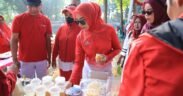 Suasana penuh warna menyelimuti kawasan Sumber Mata Air Grinting, Kelurahan Sumber Wetan, Minggu (24/8/2025) pada kemeriahan Festival Jagung