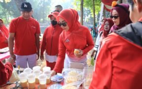 Suasana penuh warna menyelimuti kawasan Sumber Mata Air Grinting, Kelurahan Sumber Wetan, Minggu (24/8/2025) pada kemeriahan Festival Jagung