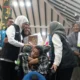 Gubernur Jawa Timur (Jatim) Khofifah serahkan Bansos senilai Rp16,137 miliar kepada warga Kabupaten Malang, Rabu (27/8/2025).