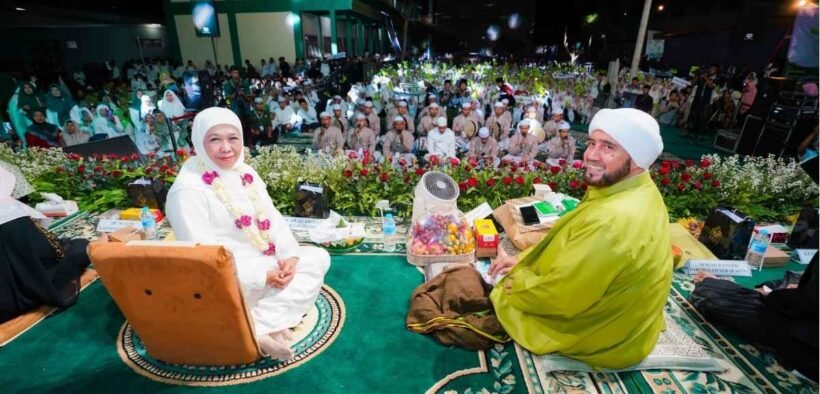 Khofifah indar parawansa bersama habib syech bin abdul qodir assegaf HUT ke 80 kemerdekaan RI