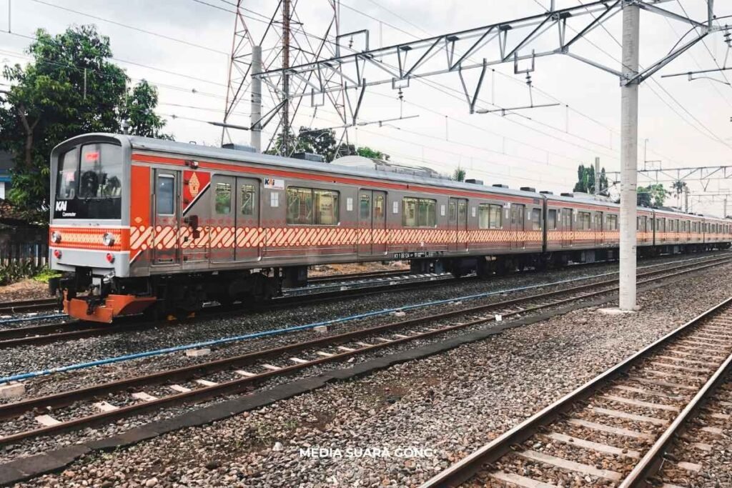 KRL anjlok Jakarta Kota