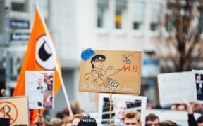 demo 25 agustus 2025