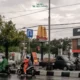 Warga Indonesia tampaknya harus menyiapkan payung sebelum beraktivitas hari ini, (25/8), karena beberapa daerah diperkirakan Hujan ringan