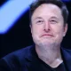 Drama baru dari dunia teknologi lagi-lagi datang dari Elon Musk, dimana resmi melayangkan gugat kepada Apple dan OpenAI.