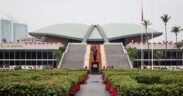 gedung dpr ri yang di desain oleh Soejoedi Wirjoatmodjo