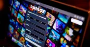 Wacana pemerintah memblokir gim daring Roblox menuai sorotan publik, Bukan tanpa sebab, karena memang ada bahaya yang mengintai anak!
