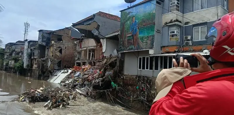 Gubernur Bali resmi menetapkan status tanggap darurat banjir di empat daerah yang terdampak paling parah, pada Rabu (10/9/2025) malam.
