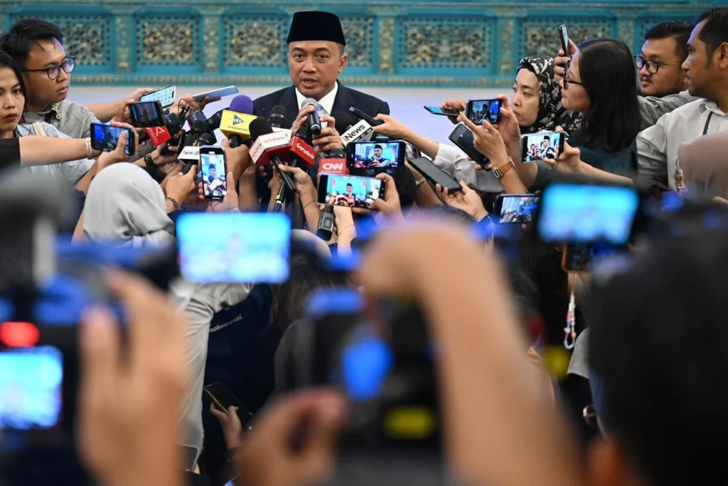 Reshuffle 5 Menteri: Bantah Isu Hapus Menteri Jokowi