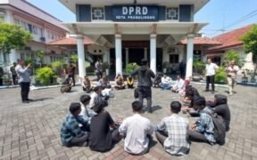 Gelombang aksi mahasiswa probolinggo datang membawa suara keresahan mereka mulai dari Affan hingga Perubahan Kebijakan Publik