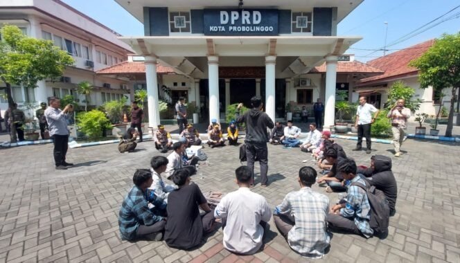 Gelombang aksi mahasiswa probolinggo datang membawa suara keresahan mereka mulai dari Affan hingga Perubahan Kebijakan Publik