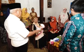 Seorang bayi berusia lima bulan di kabupaten malang bernama Queensa Acellin Kaynaseh, harus berjuang melawan penyakit hidrosefalus