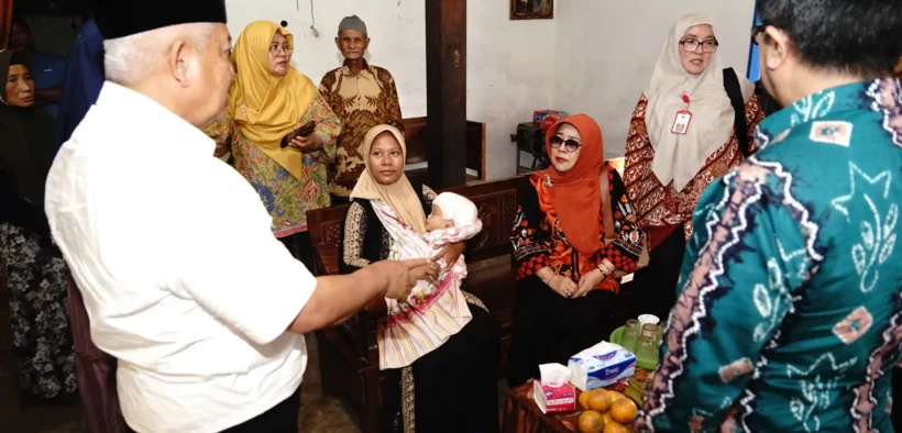 Seorang bayi berusia lima bulan di kabupaten malang bernama Queensa Acellin Kaynaseh, harus berjuang melawan penyakit hidrosefalus