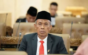Krisis tetes tebu atau molase kini bikin resah petani dan pabrik gula di Jawa Timur, sebabkan keberlanjutan produksi tebu terancam. 