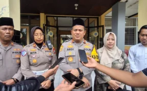 Kapolres Jombang, AKBP Ardi Kurniawan melaksanakan penyuluhan kepada pelajar SMA dan SMK Kabupaten Jombang tentang bijak bersosmed