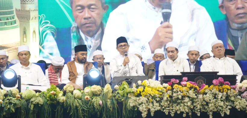 Ribuan jamaah memadati area Pasar Induk Among Tani Kota Batu dalam rangka kegiatan Majelis Maulid Riyadlul Jannah, Jumat (5/9/2025).