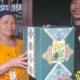 Anggota Fraksi Partai Golkar DPRD Kota Surabaya, Arif Fathoni, membagikan 1.500 paket sembako kepada masyarakat Surabaya
