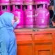 Gubernur Jawa Timur Khofifah Indar Parawansa bergerak cepat merespons lonjakan harga bahan pokok di Pulau Bawean