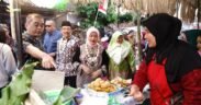 Wakil Bupati Malang, Lathifah Shohib, secara resmi membuka Pasar Rakyat Terongdowo Tempo Doeloe, bawa budaya dan keuntungan ekonomi lokal