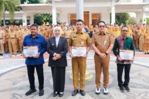 Gubernur Khofifah Pimpin Apel ASN Pemprov Jatim