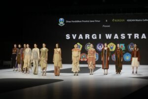 Khofifah Apresiasi Murid SMK Jatim Tembus Panggung Fashion Dunia