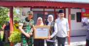 Gubernur Jawa Timur Khofifah Indar Parawansa meninjau program Rumah Tinggal Layak Huni (Rutilahu) Kabupaten Jember, Sabtu (13/9/2025). 