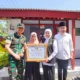 Gubernur Jawa Timur Khofifah Indar Parawansa meninjau program Rumah Tinggal Layak Huni (Rutilahu) Kabupaten Jember, Sabtu (13/9/2025). 