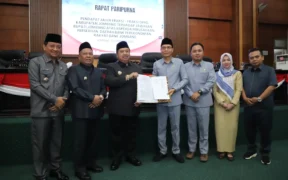 DPRD Jombang Sahkan Raperda BPR Jadi Perda, Dorong UMKM hingga Pasar Rakyat