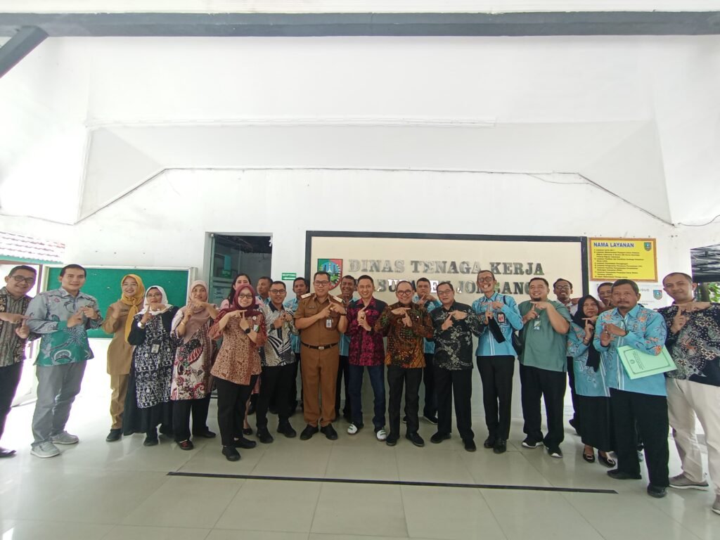 Disnaker Pasuruan dan Probolinggo Studi Banding ke Jombang