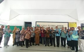 Disnaker Pasuruan dan Probolinggo Studi Banding ke Jombang Bahas Jaminan Ketenagakerjaan pada Selasa (16/9/2025).