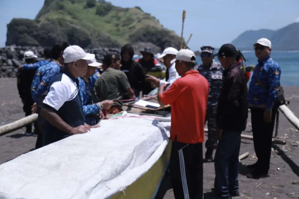 Dinas Perikanan Kabupaten Jember membuka layanan khusus pengurusan dokumen kapal E-Pas Kecil bagi para nelayan.