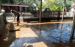 Banjir besar melanda Desa Sitiarjo, Kecamatan Sumbermanjing Wetan, Kabupaten Malang, Sabtu (20/9/2025) dini hari.