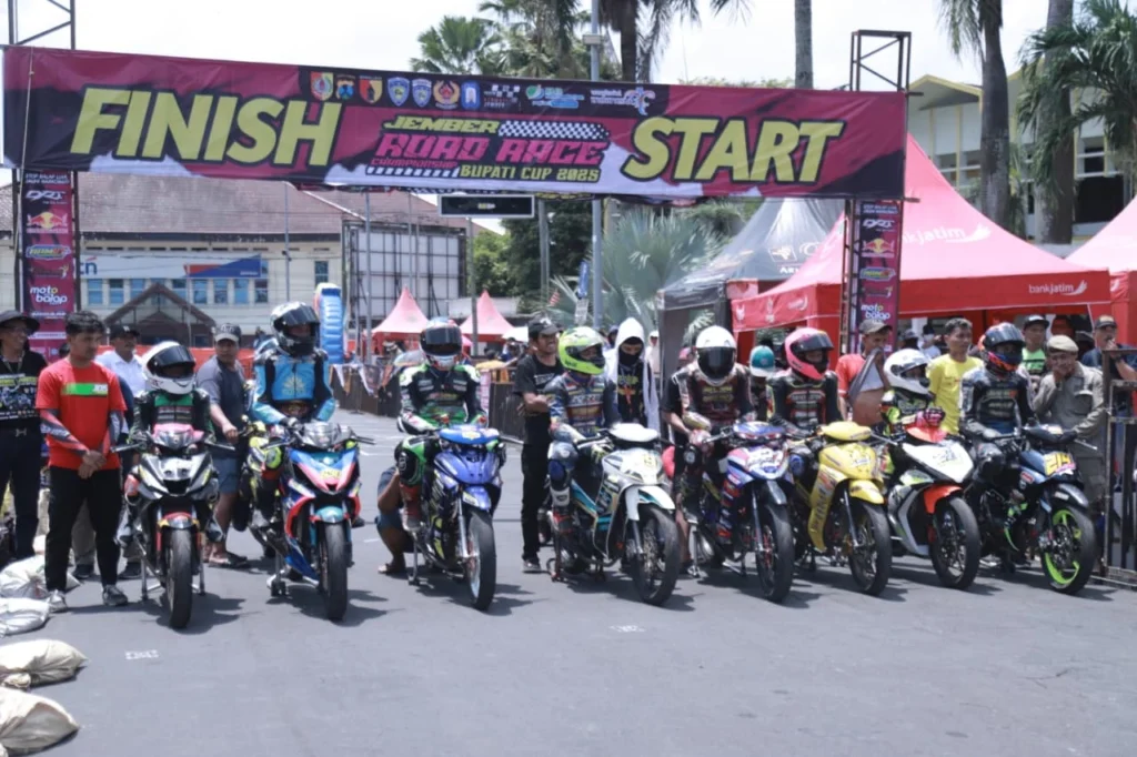 Bupati Jember Muhammad Fawait atau Gus Fawait melempar tantangan terbuka kepada para promotor olahraga untuk adakan event besar di Jember