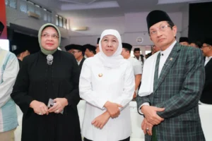 Gubernur Khofifah Hadiri Ithlaq Hari Santri Nasional 2025