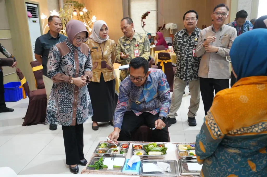 Wali Kota Batu dan Ketua TP PKK Hadiri Lomba Cipta Menu PKK