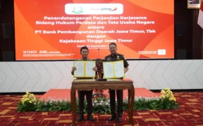Bank Jatim menandatangani perjanjian kerja sama dengan Kejaksaan Tinggi Jawa Timur (Kejati Jatim) di bidang hukum perdata & tata usaha negara