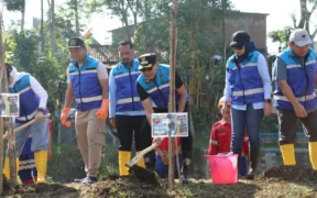 Dalam rangka memperingati World Cleanup Day Indonesia 2025, Pemerintah Kota Malang bersama masyarakat menggelar kegiatan Ngalam Rijik.