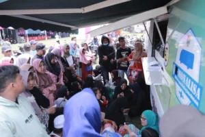 Monalisa Diserbu Warga Sumberbaru untuk Mendapatkan Adminduk