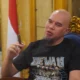 Bupati Jember Muhammad Fawait menjamu para bintang musik tanah air, salah satunya Ahmad Dhani bersama Dewa 19 untuk mencoba Cerutu Jember