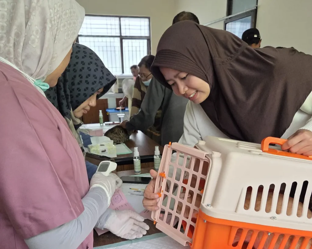 Ratusan Hewan Peliharaan Mendapatkan Vaksinasi Gratis di Jember