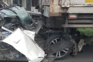 Kecelakaan Honda Jazz vs Truk di Tol Cipularang