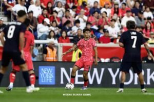 Jens Castrop Gelandang Campuran Timnas Korsel