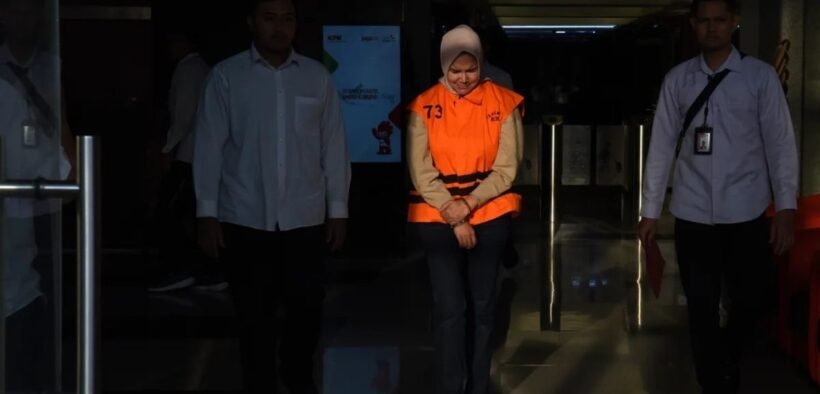 Dayang Donna kasus suap izin usaha