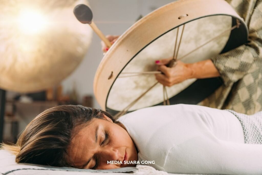 Azizah Salsha Cari Ketenangan Usai Cerai Lewat Sound Healing