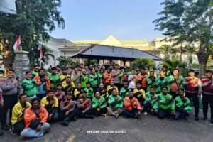 Doa Haru Ojol Probolinggo untuk Afan Kurniawan Korban Tragedi Jakarta