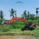 Gubernur Khofifah mengirimkan 2 ekskavator untuk melakukan normalisasi Sungai Selogowo, Kecamatan Mlandingan, mulai Minggu (28/9/2025). 