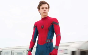 Aktor Tom Holland mengalami kecelakaan saat syuting film terbarunya, Spider-Man: Brand New Day, Pada 19 September 2025.