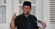 Gubernur DKI Jakarta Pramono Anung menyampaikan keterangan kepada wartawan terkait kondisi Jakarta terkini di Balai Kota DKI Jakarta, Sabtu (30/8/2025). ANTARA FOTO/Reno Esnir/app/sgd