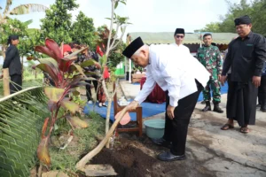 Sanusi Letakkan Batu Pertama Sanggar Pemujaan Brahmacari